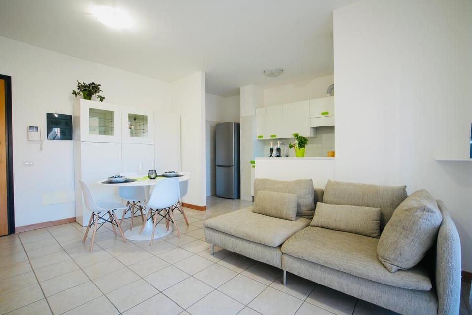 Central House near the Airport and beach Apartment in Fiumicino