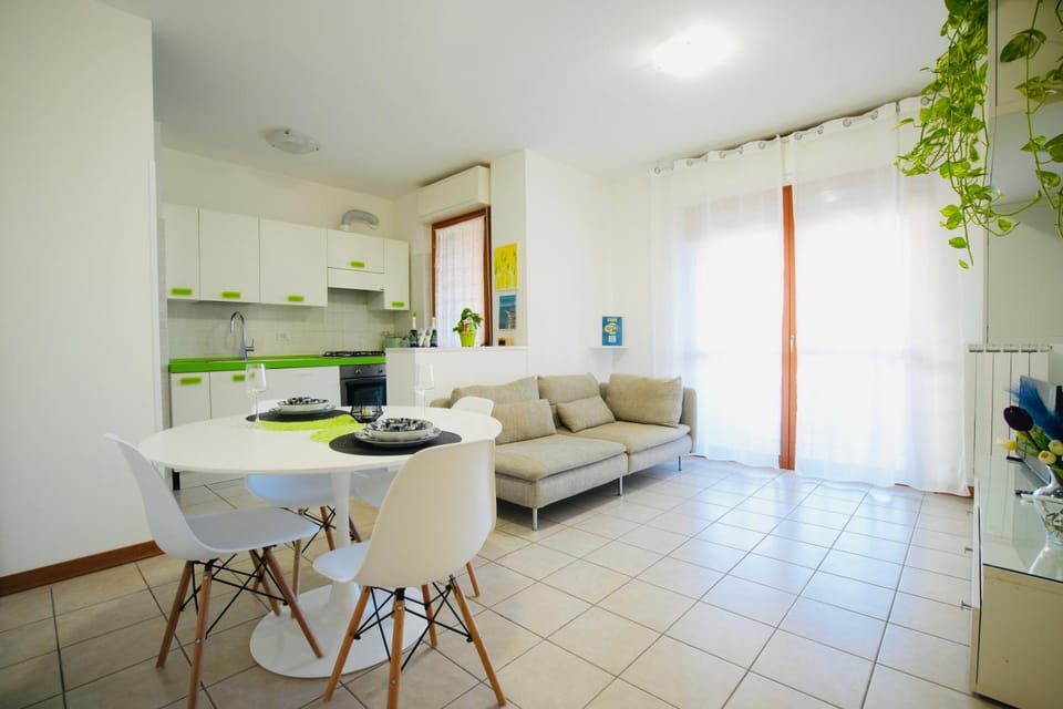 Central House near the Airport and beach Apartment in Fiumicino