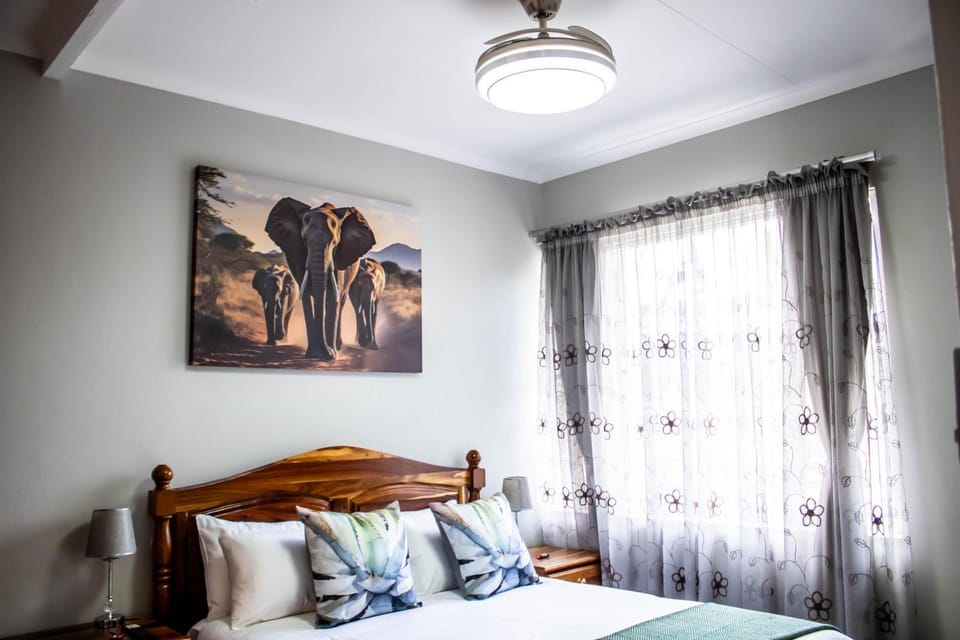 Bed, Decorative detail, Bedroom