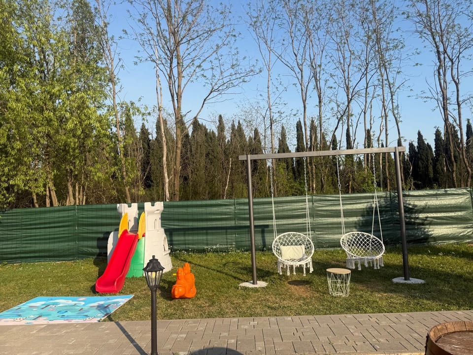 Airport Apartments TRI HRASTA Apartment in Podgorica Municipality, Montenegro