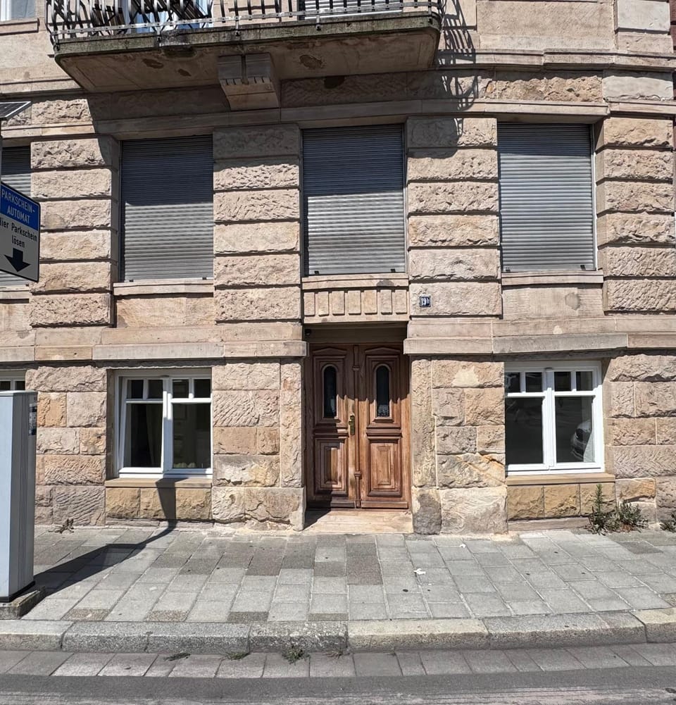 Property building, Facade/entrance, Day