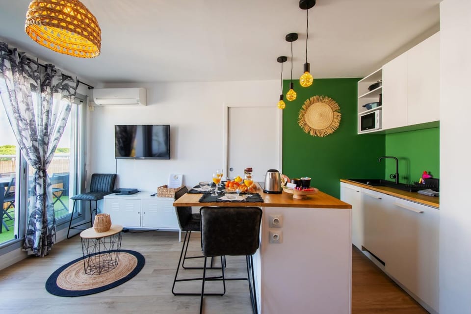 Patio, Living room, kitchen