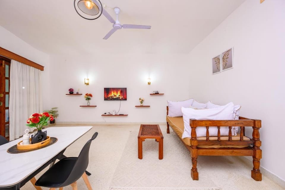 Couzy - Ocean Beach Paradise Apartment in Malindi