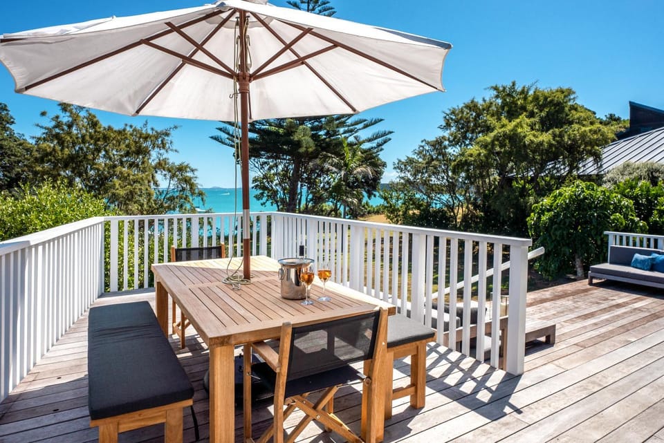 Natural landscape, Balcony/Terrace, Dining area, Beach, Beach, Sea view