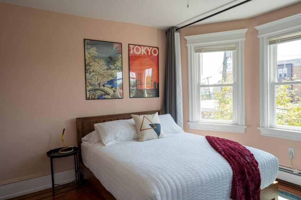 Luxury 8 BR 4 Ba - Just 1 block from the Beach! House in Atlantic City