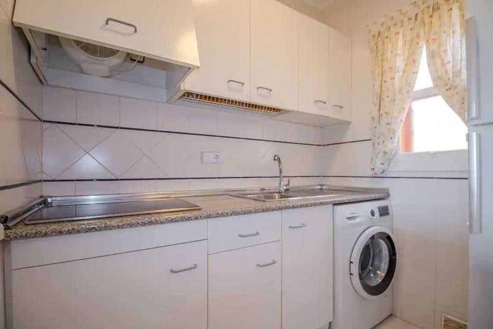 Apartamento en Torrevieja con Piscina y a 100 metros de la playa Apartment in Torrevieja