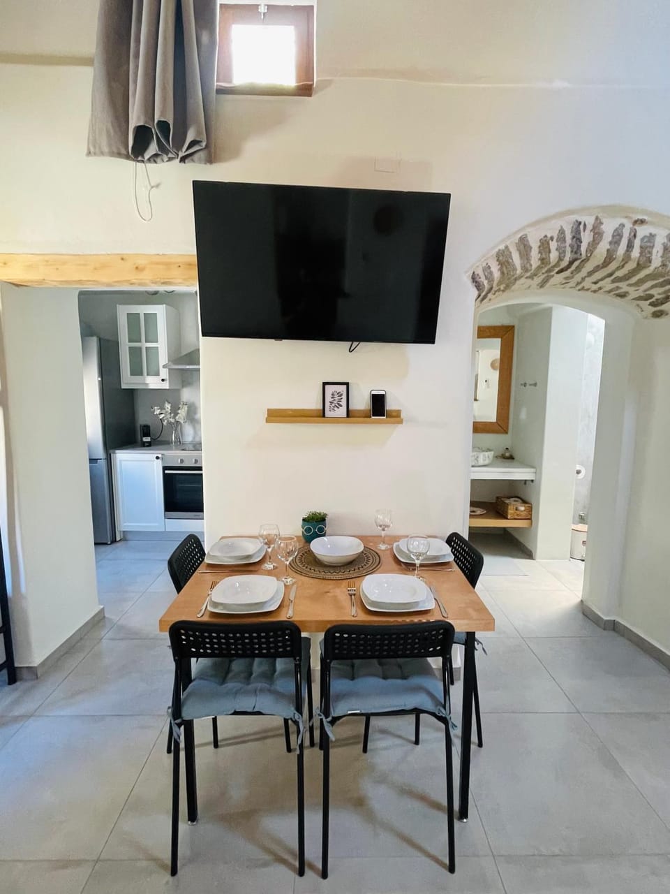 TV and multimedia, Dining area