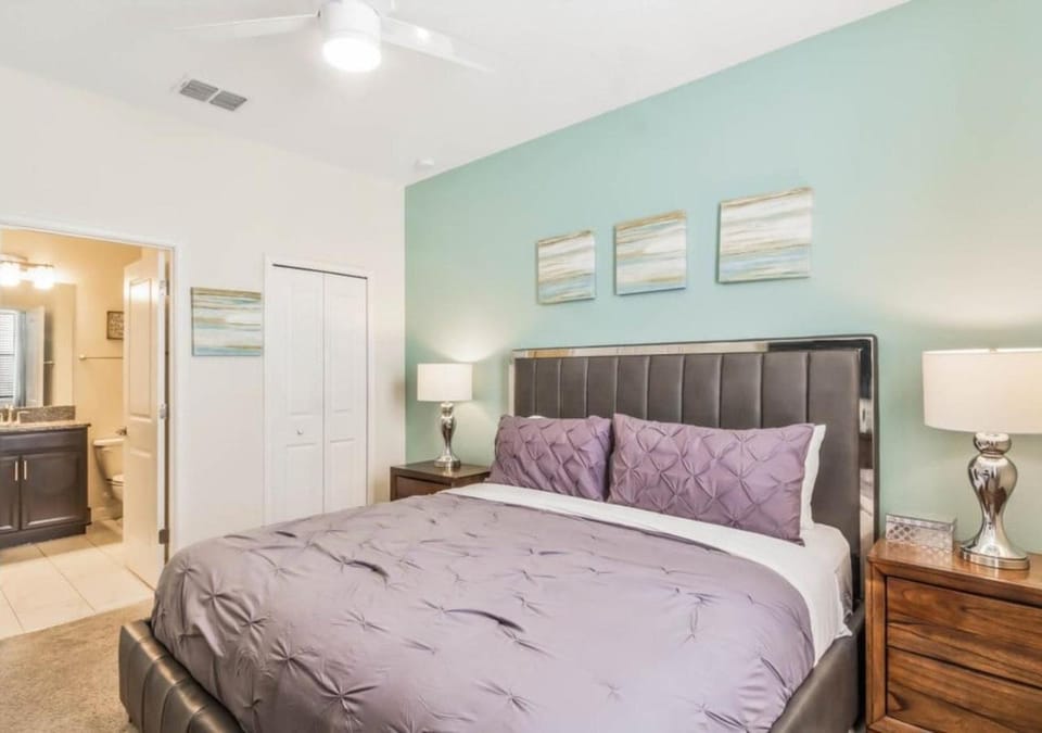 1562 OL - Luxe Retreat with Pool & Game Room House in Four Corners