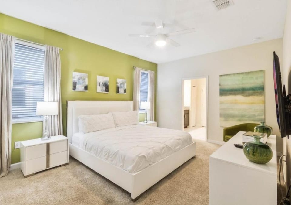 1562 OL - Luxe Retreat with Pool & Game Room House in Four Corners