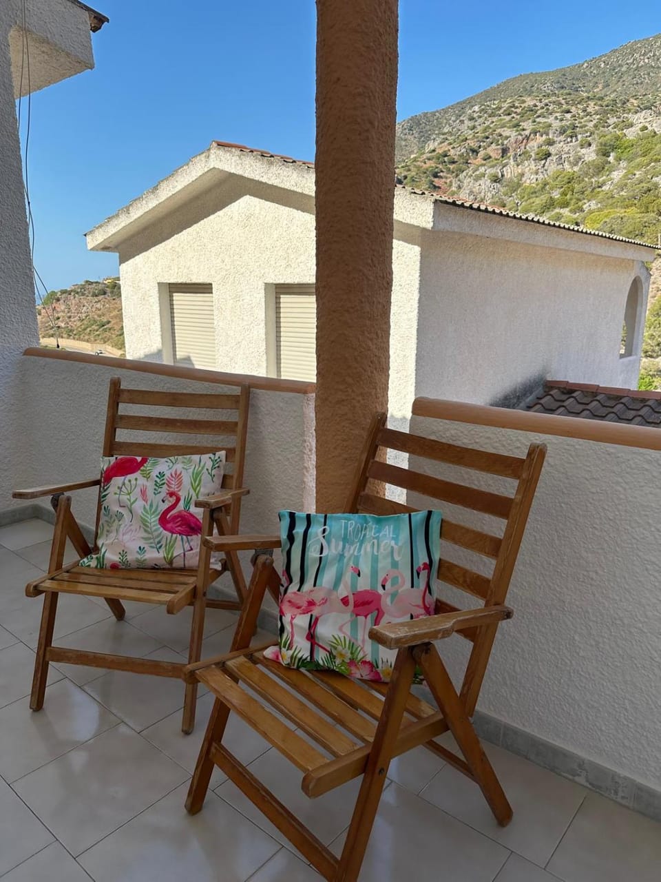 Patio, Day, Natural landscape, View (from property/room), Balcony/Terrace, Living room, Seating area, Dining area, Mountain view