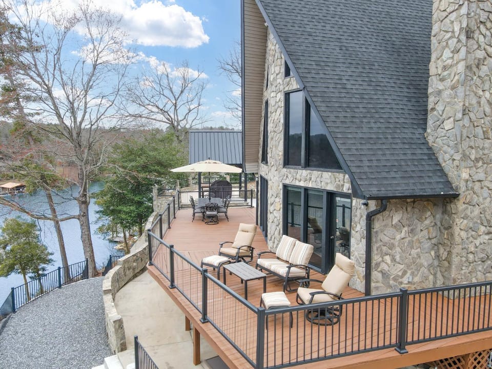 Heron's Cove with Dock & Kayaks House in North Carolina