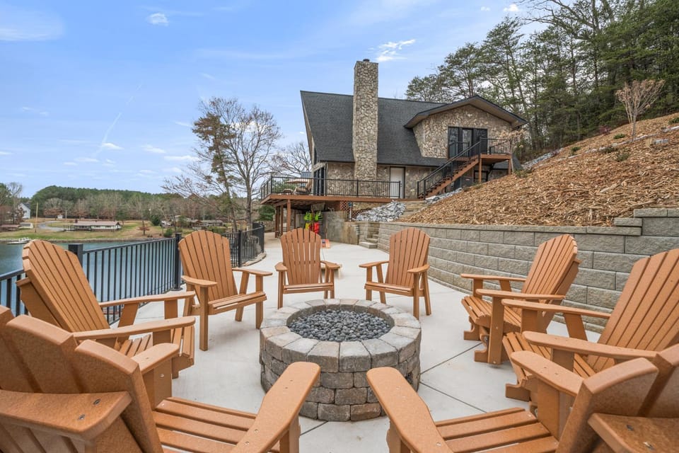 Heron's Cove with Dock & Kayaks House in North Carolina