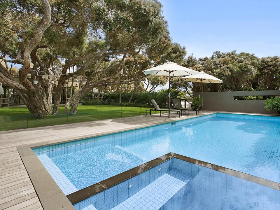 Moonah Pool and Spa Retreat Portsea House in Portsea