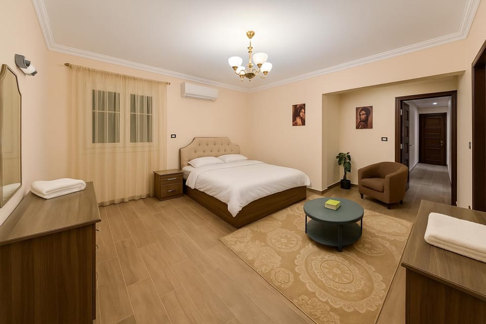 Bed, Photo of the whole room, Bedroom, towels