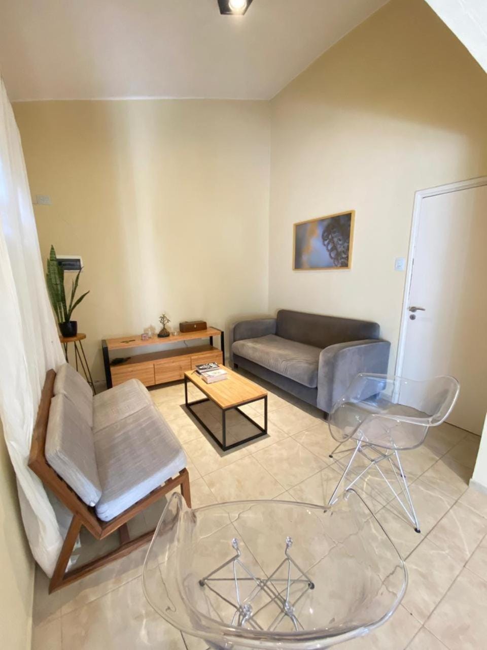 TV and multimedia, Seating area