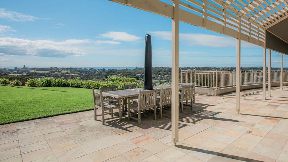 Sky High Majestic Views House in Portsea