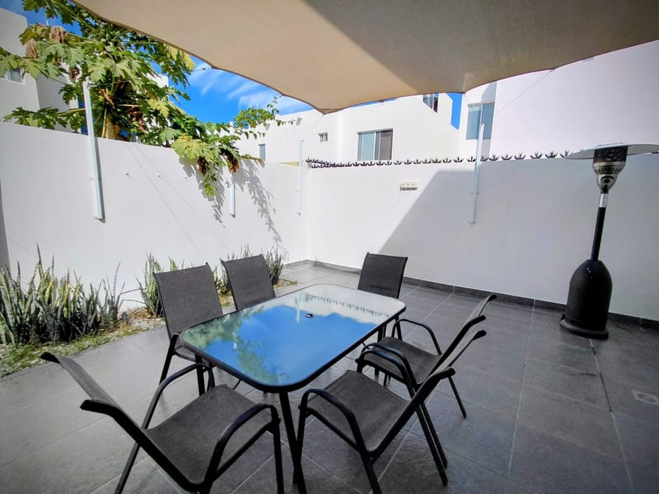 Patio, Balcony/Terrace