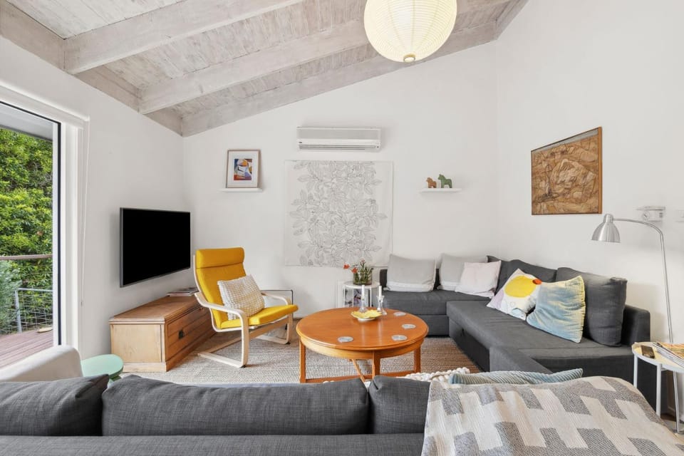Darlana House - BYO Linen House in Anglesea