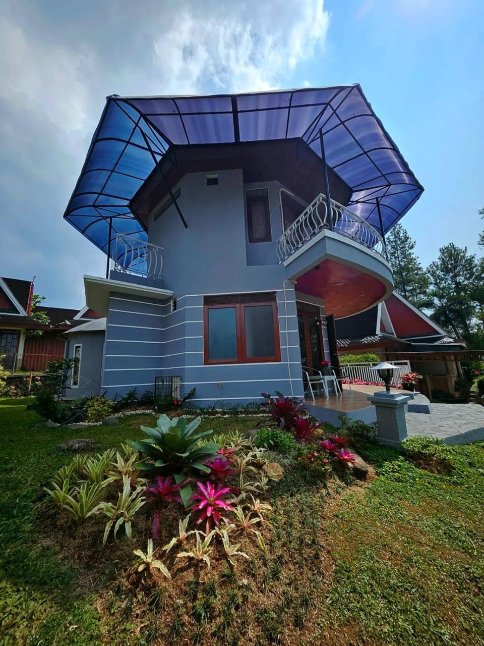 Property building, Garden view