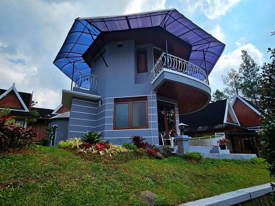 Property building, Garden view