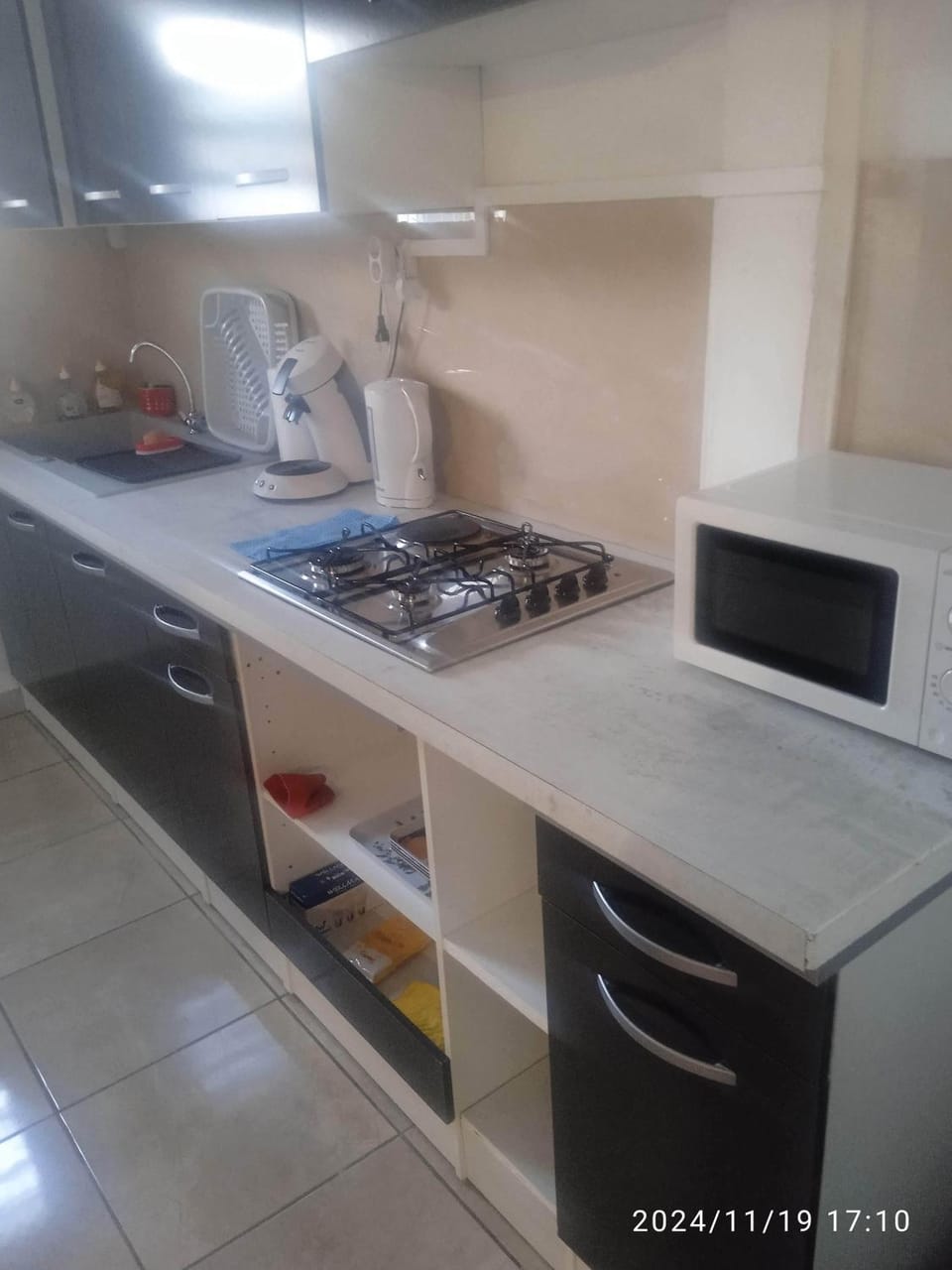 Kitchen or kitchenette, kitchen