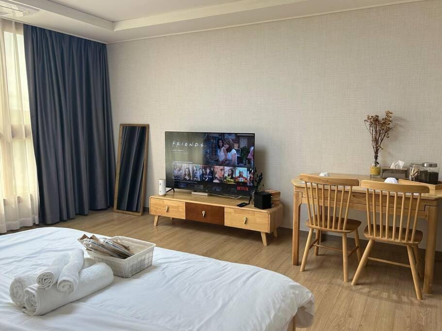 D' Heights Monterrace Lake Condo Apartment in Angeles