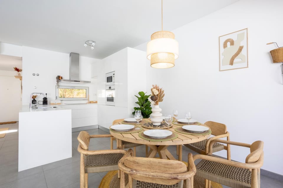 Kitchen or kitchenette, Living room, Seating area, Dining area, minibar, oven, stove, toaster