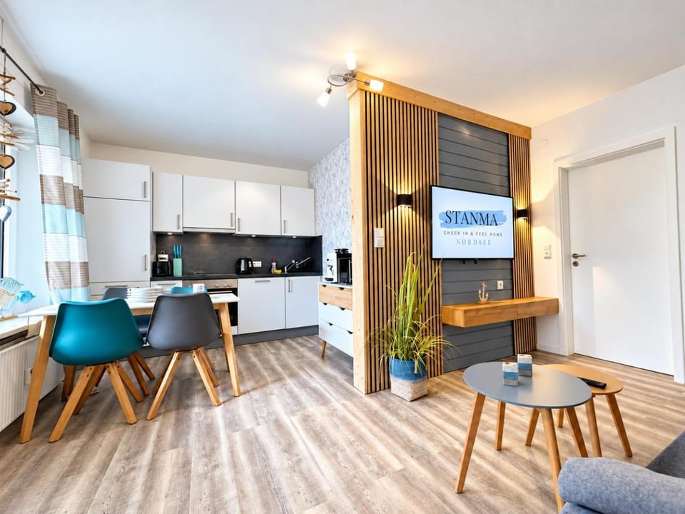 TV and multimedia, Kitchen or kitchenette, Dining area, oven, stove