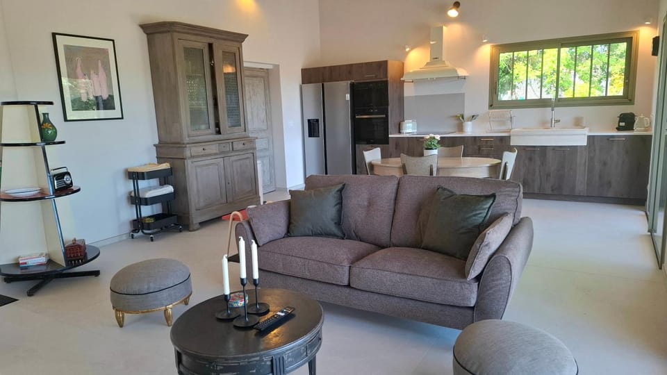 Villa Un Dimanche en Provence, avec piscine privée, chauffée & vue House in Gordes