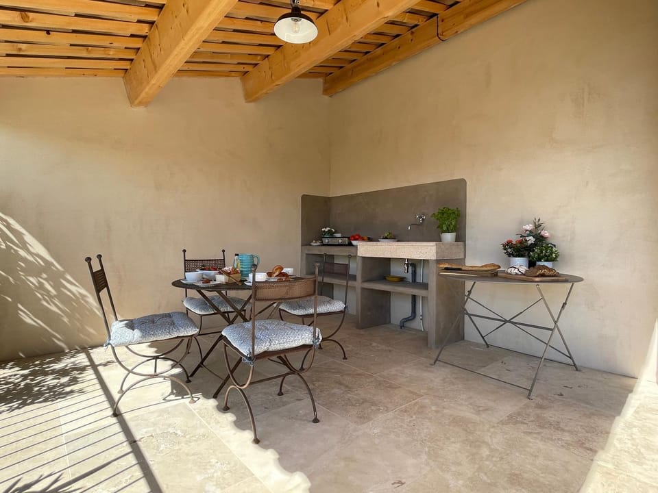 Villa Un Dimanche en Provence, avec piscine privée, chauffée & vue House in Gordes