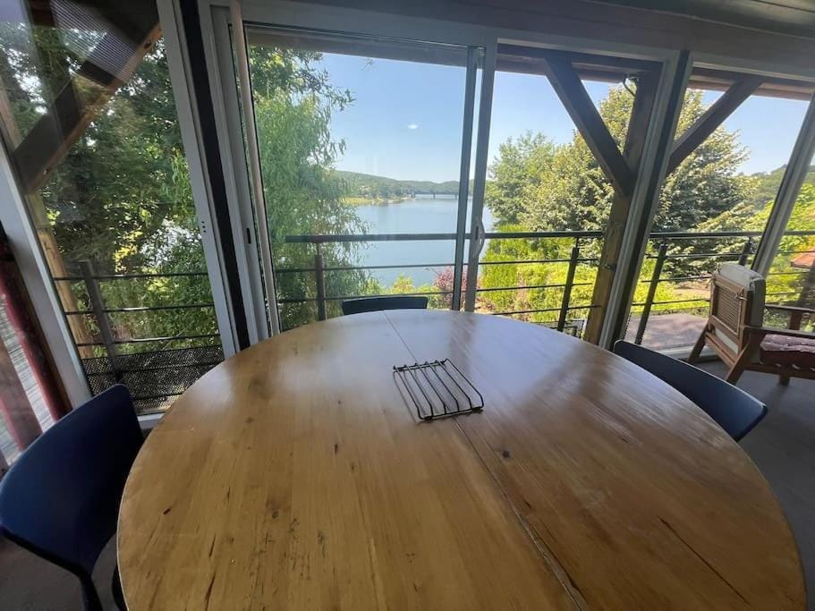 Natural landscape, View (from property/room), Balcony/Terrace, Dining area, Lake view, River view