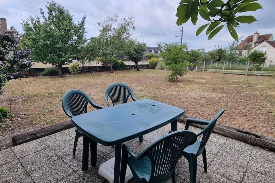 Patio, Day, Garden, Garden view