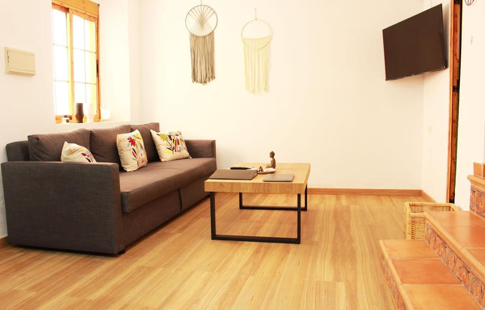 Communal lounge/ TV room, TV and multimedia, Living room