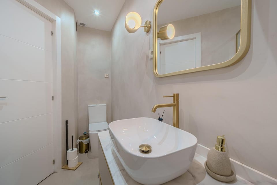 Piso en La Latina para 6 huéspedes con 2 dormitorios y AC Apartment in Centro