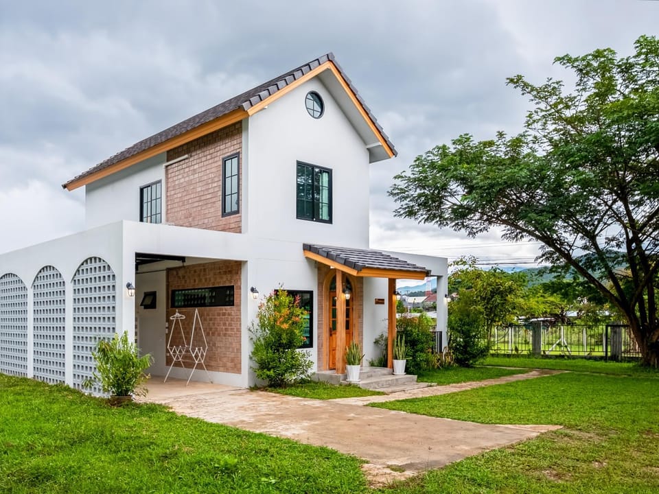 Property building, Day, Garden, Garden view