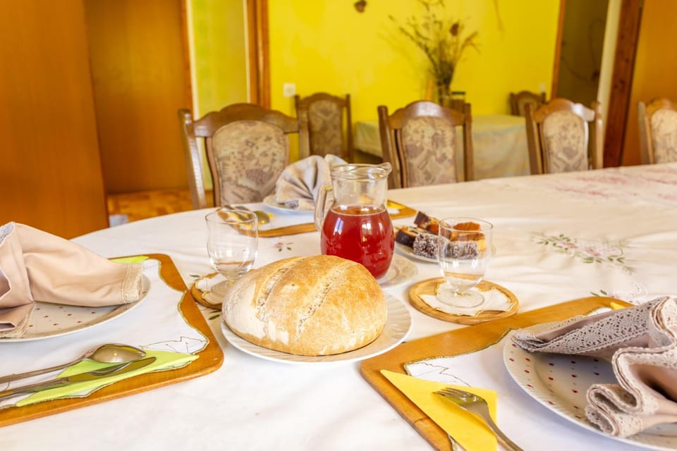 Food and drinks, Breakfast, Lunch, Drinks