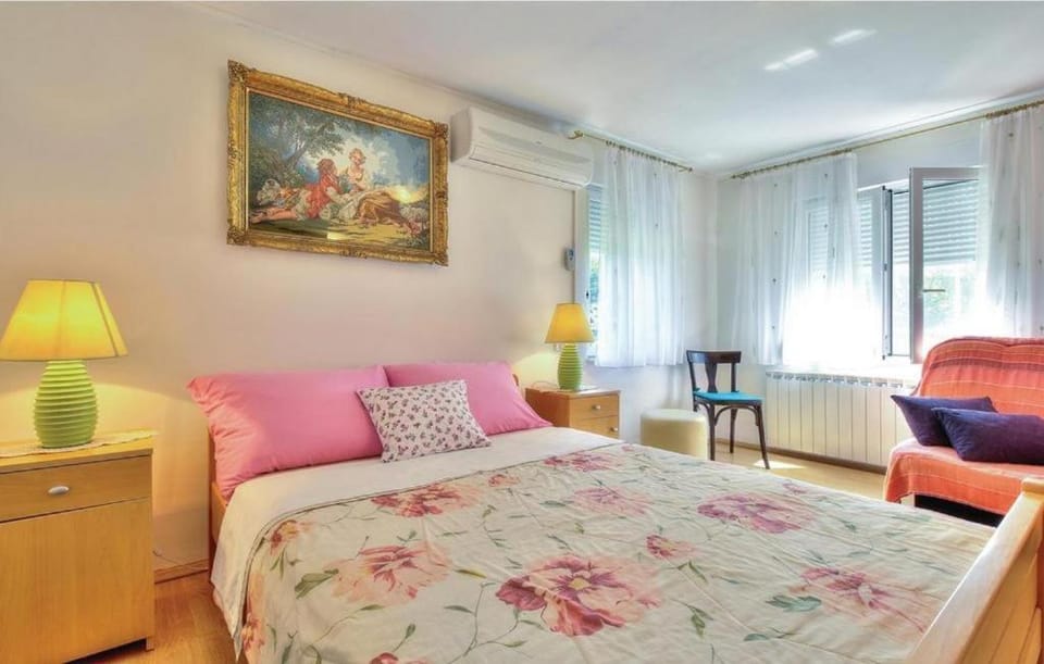 Bedroom, Bedroom