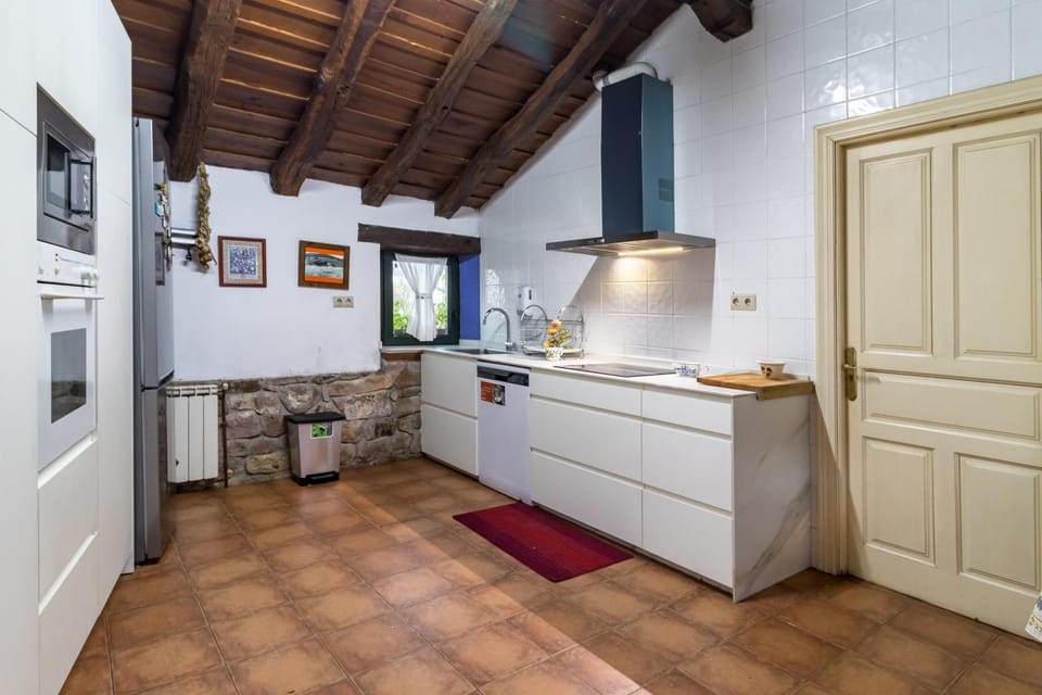 Property building, Kitchen or kitchenette, Living room