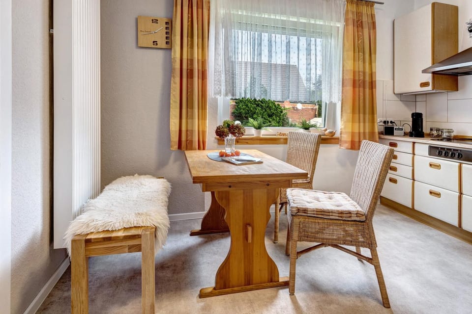 Property building, Kitchen or kitchenette, Living room