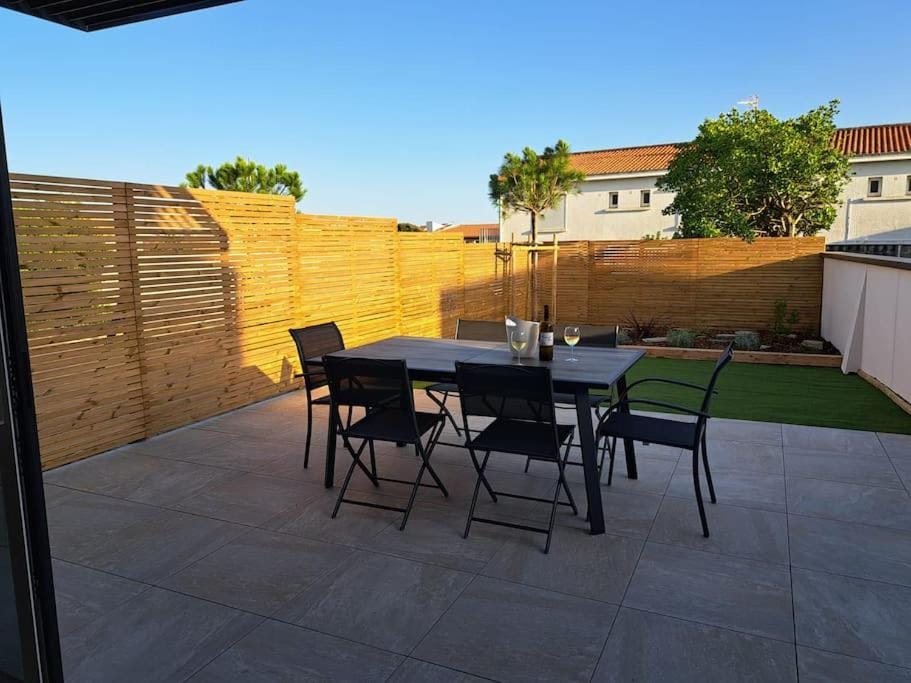 Patio, Balcony/Terrace, Dining area