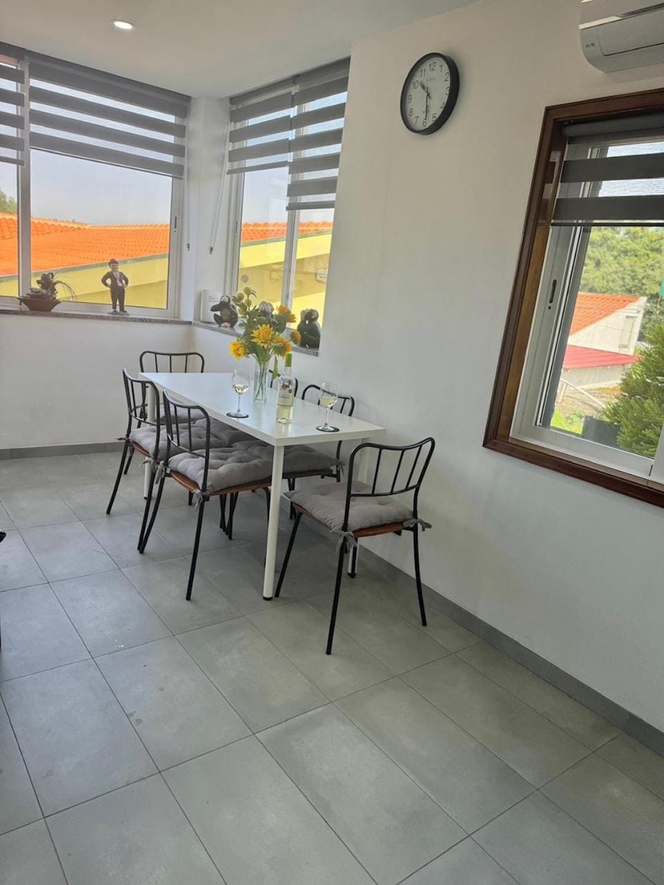 200M - Train Station Barrinha Beach House & Pool House in Aveiro District, Portugal