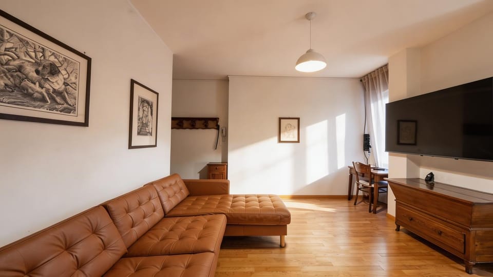 Communal lounge/ TV room, TV and multimedia, Living room, Seating area