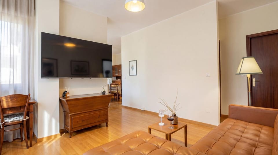 Communal lounge/ TV room, TV and multimedia, Living room, Seating area