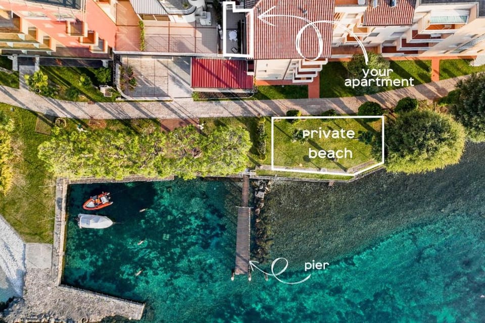 Lake Apartment by GardaDoma Apartment in Brenzone sul Garda