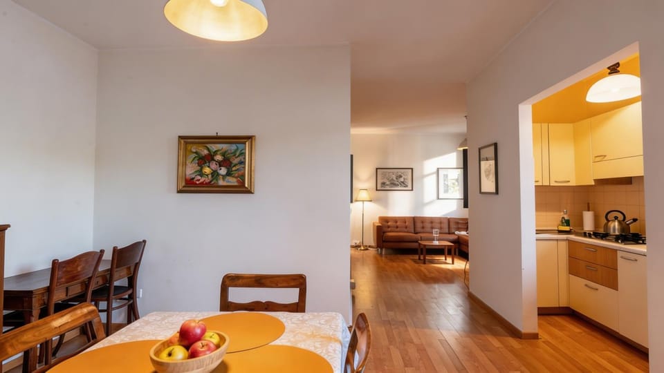 Kitchen or kitchenette, Living room, Seating area, Dining area, pet friendly, stove
