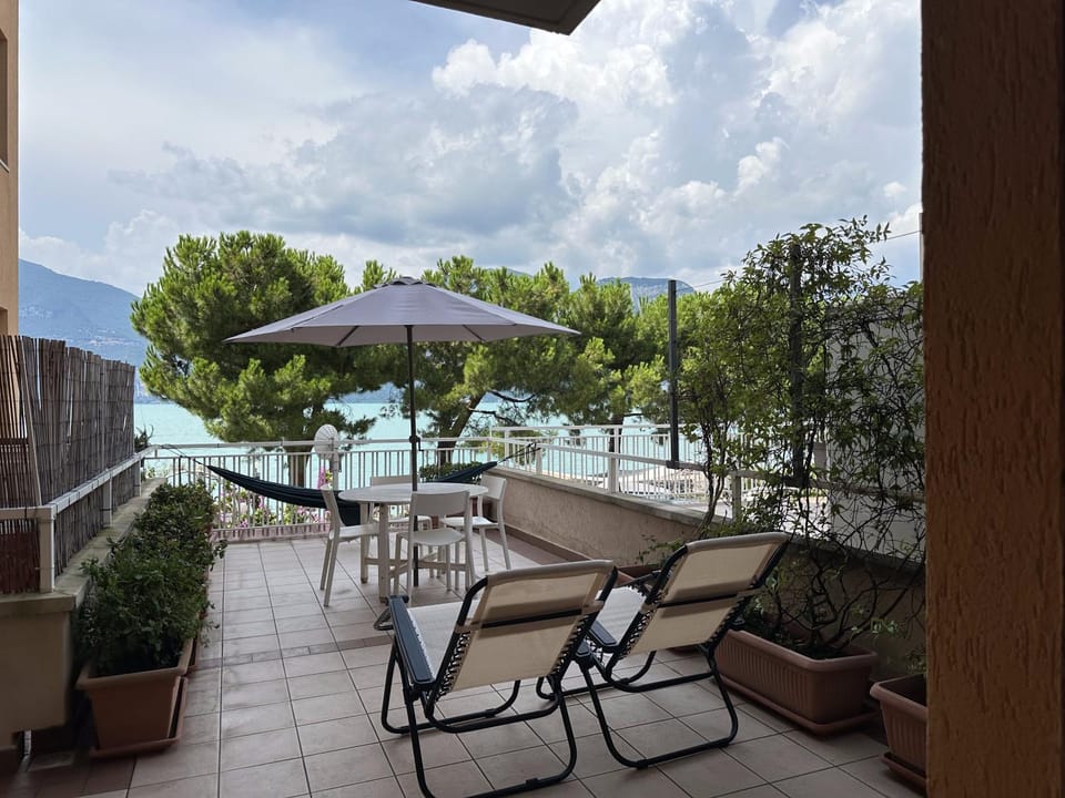 Patio, Day, Natural landscape, View (from property/room), Lake view, Mountain view, sunbed