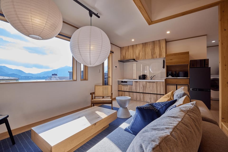 Natural landscape, Kitchen or kitchenette, Living room, Seating area, Dining area