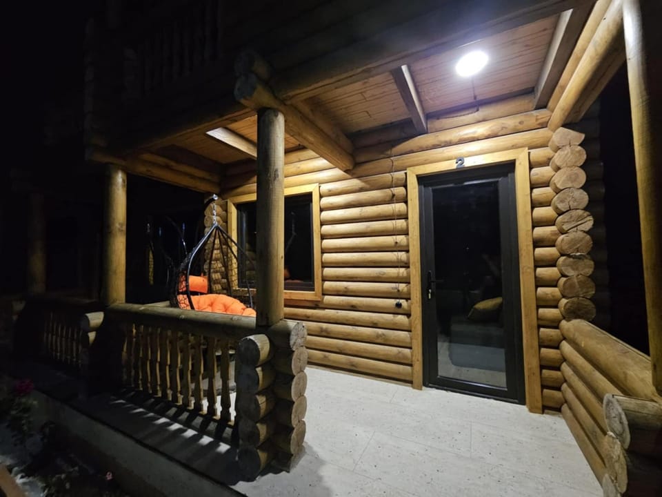 Eco House Bazaleti Lake House in Georgia