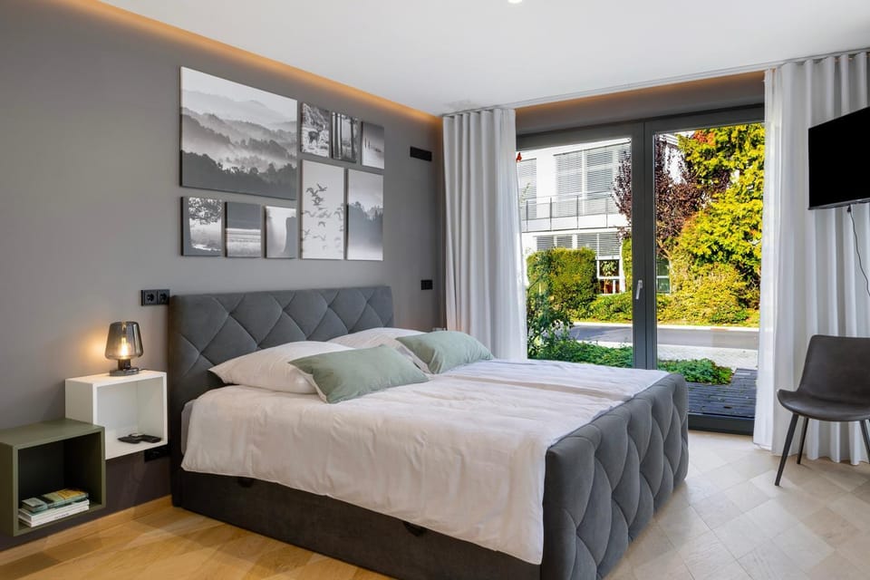 Living room, Bedroom