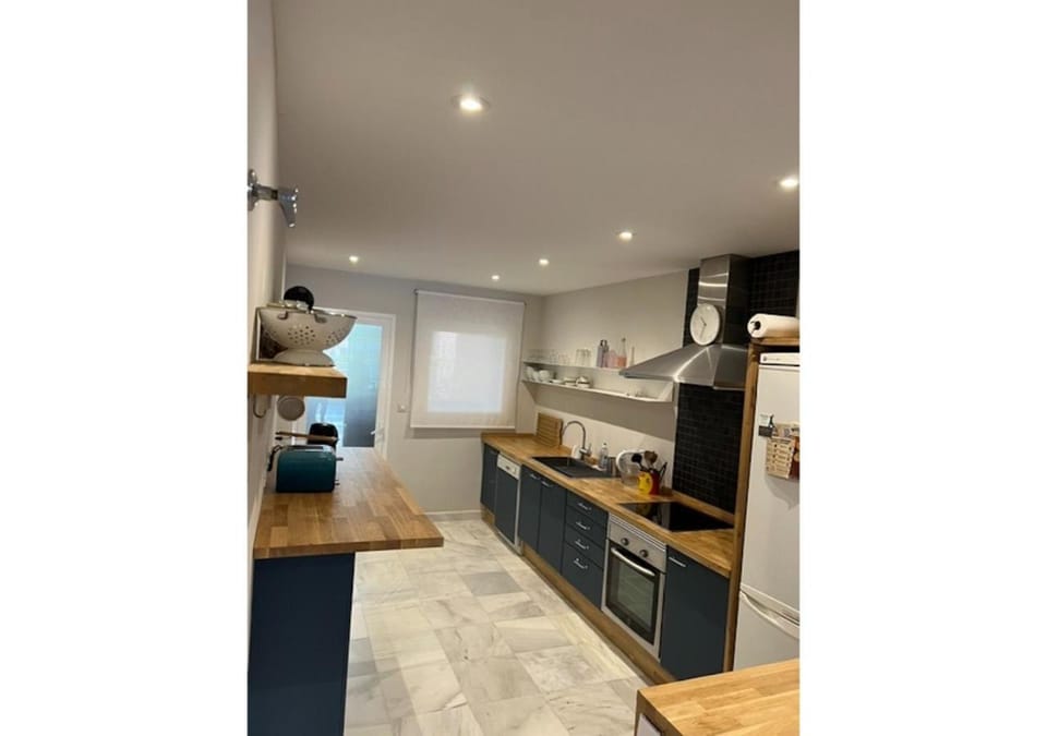 Kitchen or kitchenette, kitchen